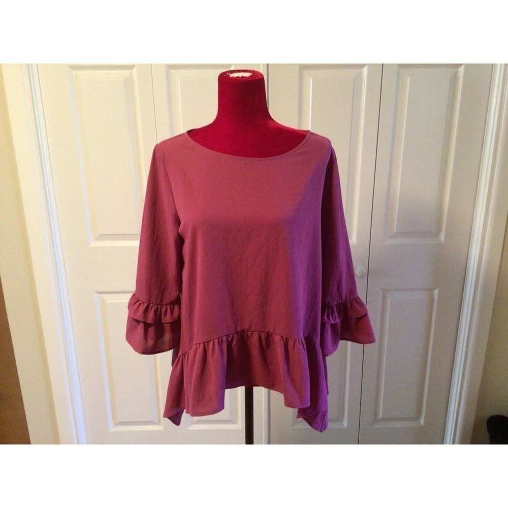 NWT‎ Gibson burgundy top/Blouse ruffle bottom